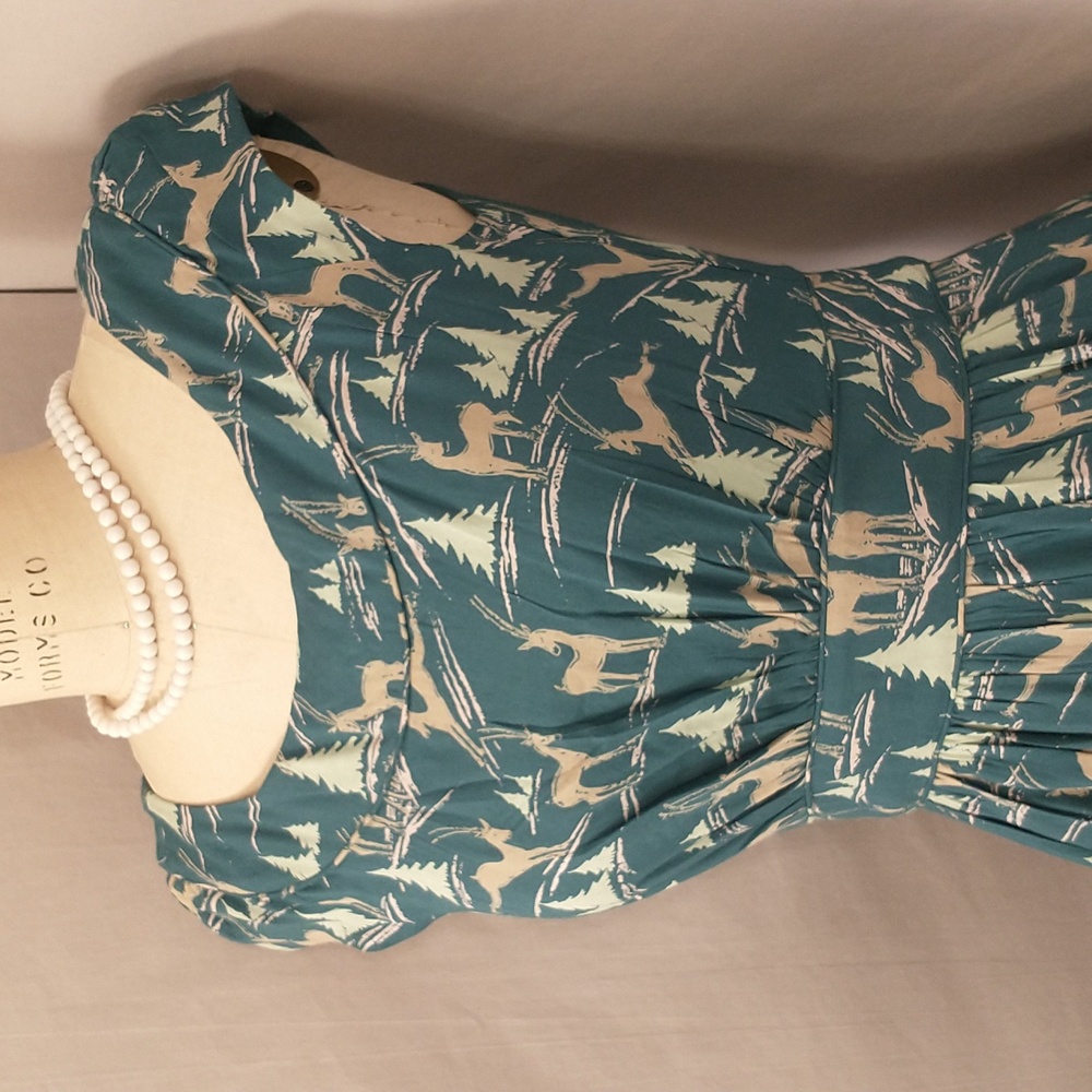 Quality Midi Dress Deer Forest Print Feminine Cap Sleeve Emily and Fin London UK - Picture 3 of 15